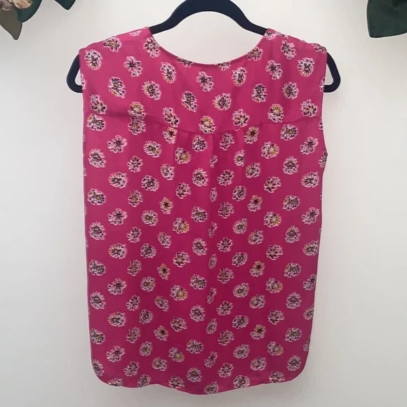 EUC Loft Petite Floral Sleeveless top - Picture 2 of 10